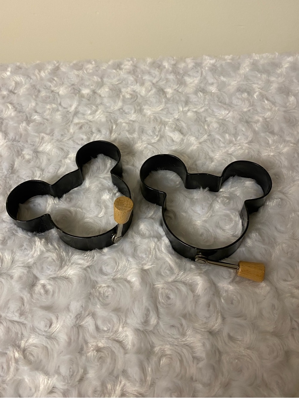 Disney Set of 2 Micky Mouse Egg Ring/Pancake Mold Metal
